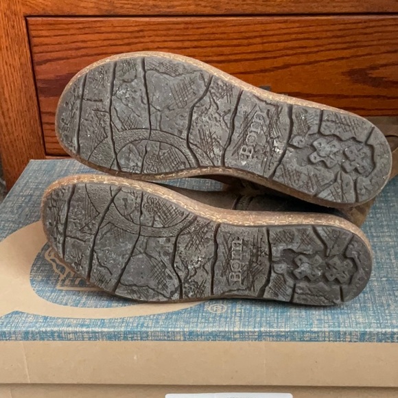 Born Women’s Tonic Distressed Leather Boots - Picture 3 of 6